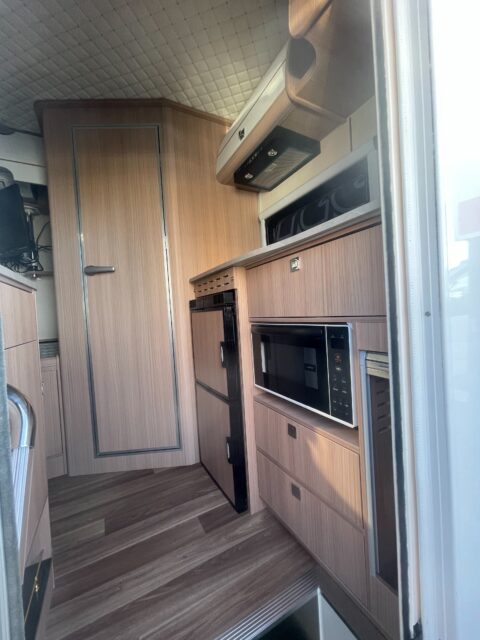 ディスカバリー　収納