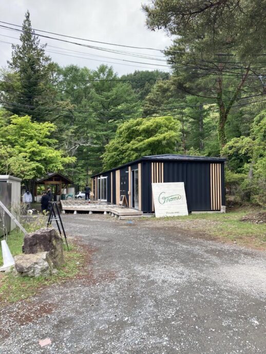 山梨県　西湖　キャンプ場