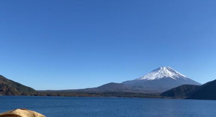 キャンピングカー　絶景　山梨